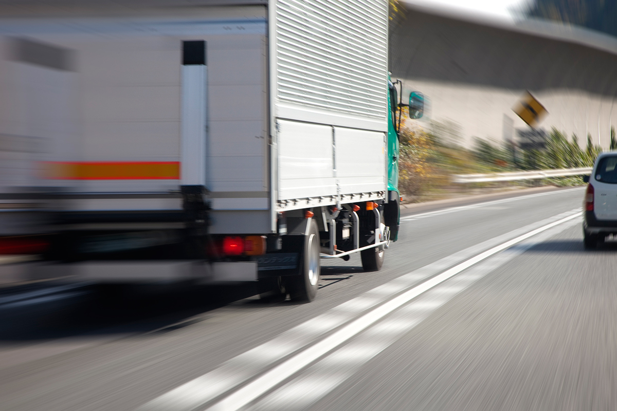 パワフル&スピーディ主義の物流システム パワフル&スピーディ主義の物流システム